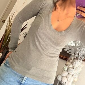 American Eagle Outfitters Heather Gray V-Neck Sweater